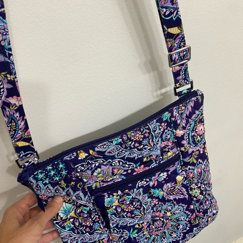 NEVER USED Vera Bradley Women’s Floral Paisley Print Crossbody Quilted Bag - Picture 3 of 7